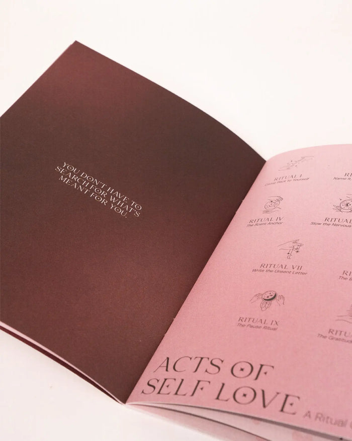 Acts of Self Love – gedrucktes Booklet von ZoaZen mit Selbstliebe-Ritualen und Affirmationen – weitere Ansicht