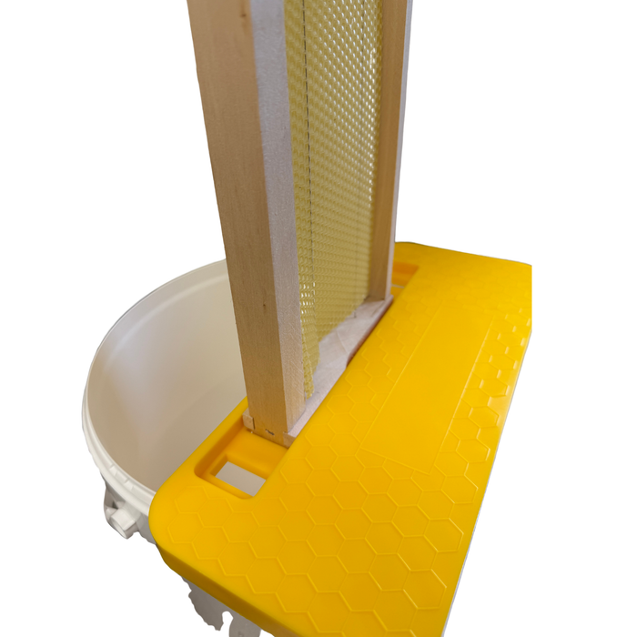 Uncapping Ledge – Honey Frame Rest & Extraction Support Tool